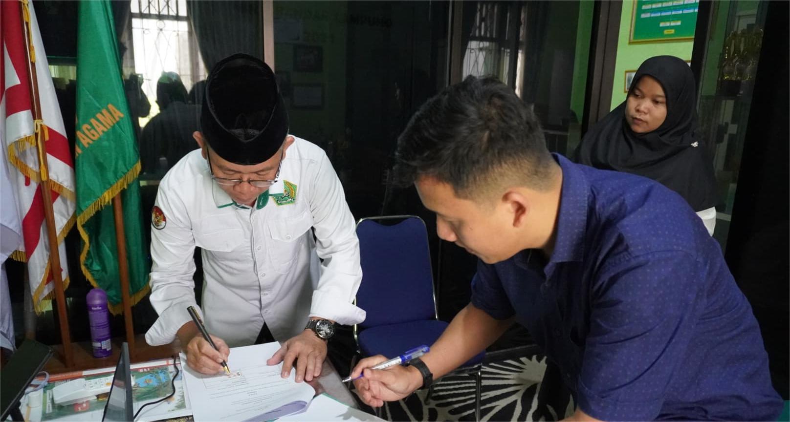 MIN 1 Bandar Lampung Tandatangani MoU Kerjasama Penyelenggaraan Ujian Online (CBT) dengan Almaira Indonesia